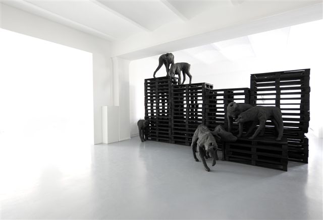 Paolo Grassino – Magazzino scuro